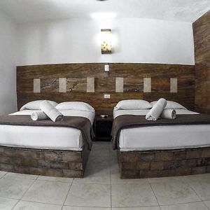 Zimmer mit zwei Einzelbetten